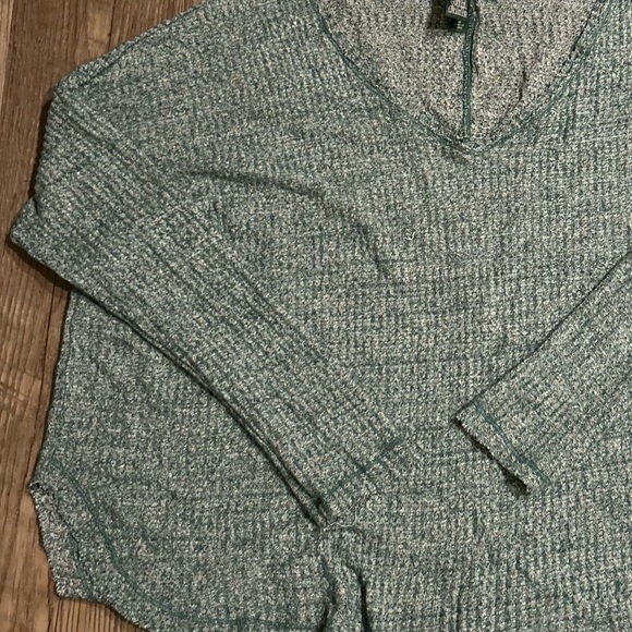 Wild fable long sleeve tops 2 - Picture 9 of 10